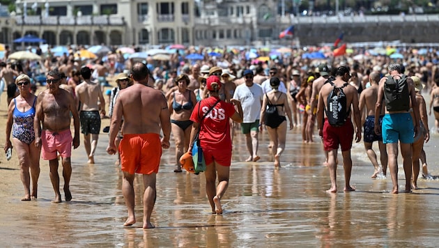 Am Strand von La Concha in der spanischen Baskenstadt San Sebastián