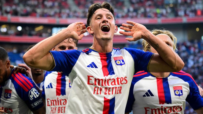 Felix Bacher im Dress von Olympique Lyon.