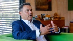 Alois Kitzberger führt den Betrieb seit 2010. Untha macht aktuell 110 Millionen Euro Umsatz.