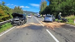 Bei dem Unfall wurden drei Personen schwer verletzt.
