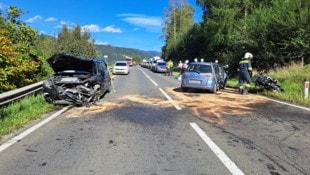Bei dem Unfall wurden drei Personen schwer verletzt.