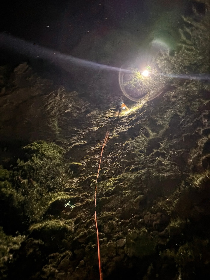 Bis tief in die Nacht dauerten die Einsätze für die Bergretter.