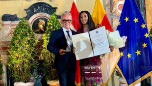 Wolfgang Puck mit seiner Ehefrau Gelila Assefa bei der Zeremonie