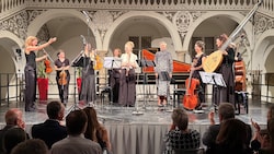 Acht herausragende Musikerinnen unter Leitung von Judith Steenbrink zum Originalklang-Ensemble ...
