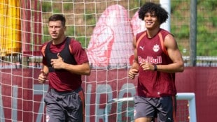 Stefan Lainer (li.) mit Anrie Chase.