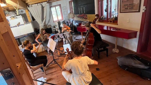 Proben in „paradiesischer“ Atmosphäre.