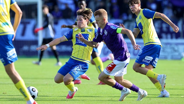 Christian Gebauer (in violett) und die Austria hatte gegen die Vienna das Nachsehen.