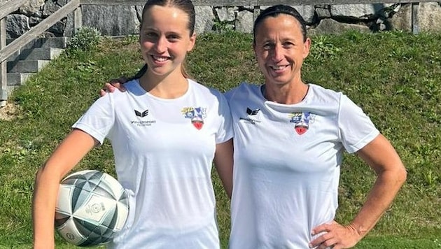 Spielen zusammen in einer Mannschaft: Sara und Gabriele Eibensteiner.
