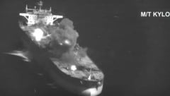 Das US-Militär veröffentlichte Bilder von den Angriffen auf die Öltanker.