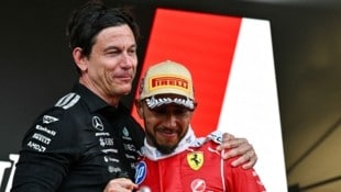 Lewis Hamilton (r.) kennt Toto Wolff (l.) nur allzu gut.