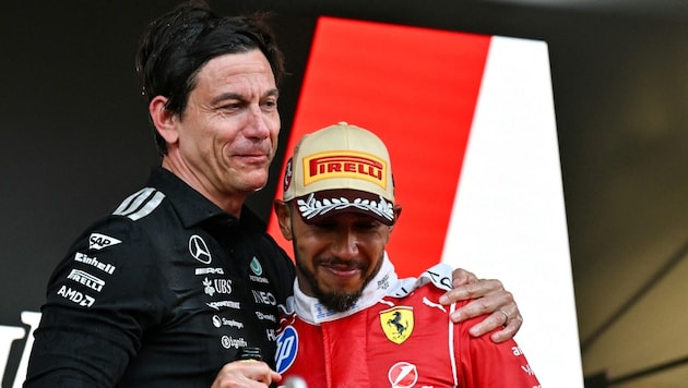 Lewis Hamilton (r.) kennt Toto Wolff (l.) nur allzu gut.