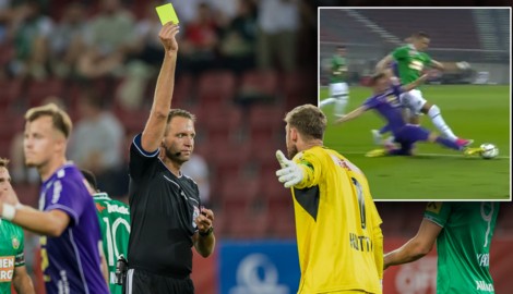 Klagenfurt-Goalie Manuel Kuttin beschwerte sich nach dem Treffer zum 2:3.