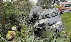 Beide Fahrzeuge sind bei dem Crash erheblich demoliert worden.