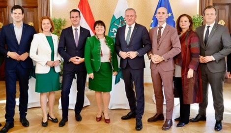 Die steirische Landesregierung: Hannes Amesbauer, Simone Schmiedtbauer, Stefan Hermann, Manuela ...