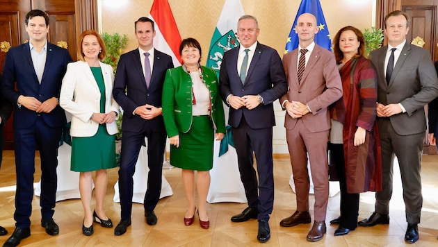 Die steirische Landesregierung: Hannes Amesbauer, Simone Schmiedtbauer, Stefan Hermann, Manuela ...
