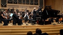 Stardirigent Riccardo Chailly begeisterte mit der Filarmonica della Scala; Star des Abends aber ...