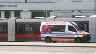 Rettungseinsätze am Gumpendorfer Gürtel 8 beim Suchtzentrum Jedmayer finden oft sogar mehrmals ...
