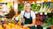 Im Einzelhandel und der Gastro sind Chancen derzeit höher als im Kfz-Bereich oder bei Bürojobs.