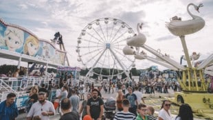 Beim Volksfest wurde die Inform auch abseits der Messehallen zum Treffpunkt für Besucher aus der ...