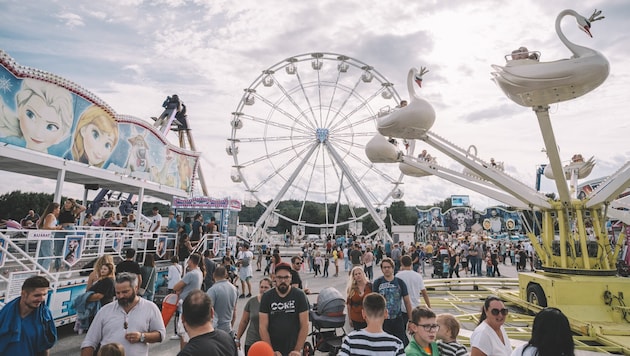 Beim Volksfest wurde die Inform auch abseits der Messehallen zum Treffpunkt für Besucher aus der ...