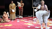 Grandioses Jelinek-Ensemble: Mavie Hörbiger, Thiemo Strutzenberger, Sebastian Rudolph und ...
