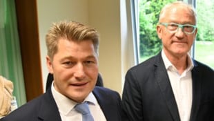 Eisige Stimmung zwischen Bürgermeister Josef Maier (links) und Arzt Wolfgang Auer. 