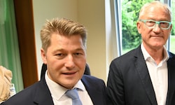Eisige Stimmung zwischen Bürgermeister Josef Maier (links) und Arzt Wolfgang Auer. 