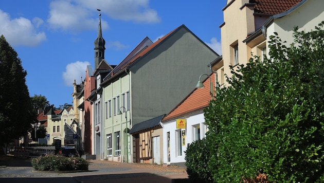 Ein Dorf stirbt aus. In Hecklingen gibt es kein Wirtshaus mehr, keinen Fleischhauer, eine ...