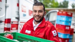 Damit der Schulstart das Budget in manchen Familien nicht belastet, greifen ihnen Rotes Kreuz, ...