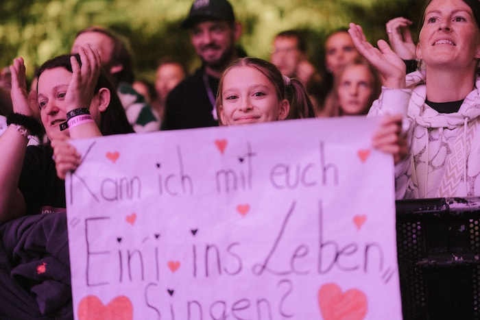 Die kleine Julia wollte unbedingt mit dem Duo auf die Bühne.