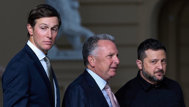 Von links: US-Unterhändler Jared Kushner und Steve Witkoff, der ukrainische Präisdent Wolodymyr ...