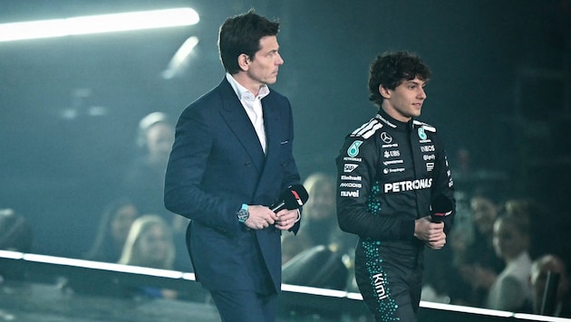 Toto Wolff (l.) und Andrea Kimi Antonelli (r.)