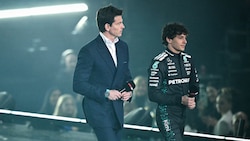 Toto Wolff (l.) und Andrea Kimi Antonelli (r.)
