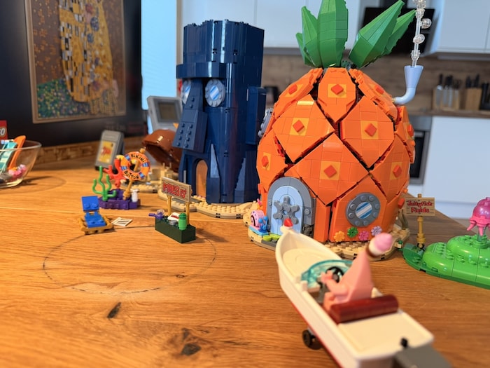 Kindheitsheld inklusive: Bei uns landete auch SpongeBob auf dem Bautisch.