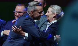Große Freude bei den AfD-Parteichefs nach dem Wahlerfolg – mit wem die Partei regieren soll, ist ...