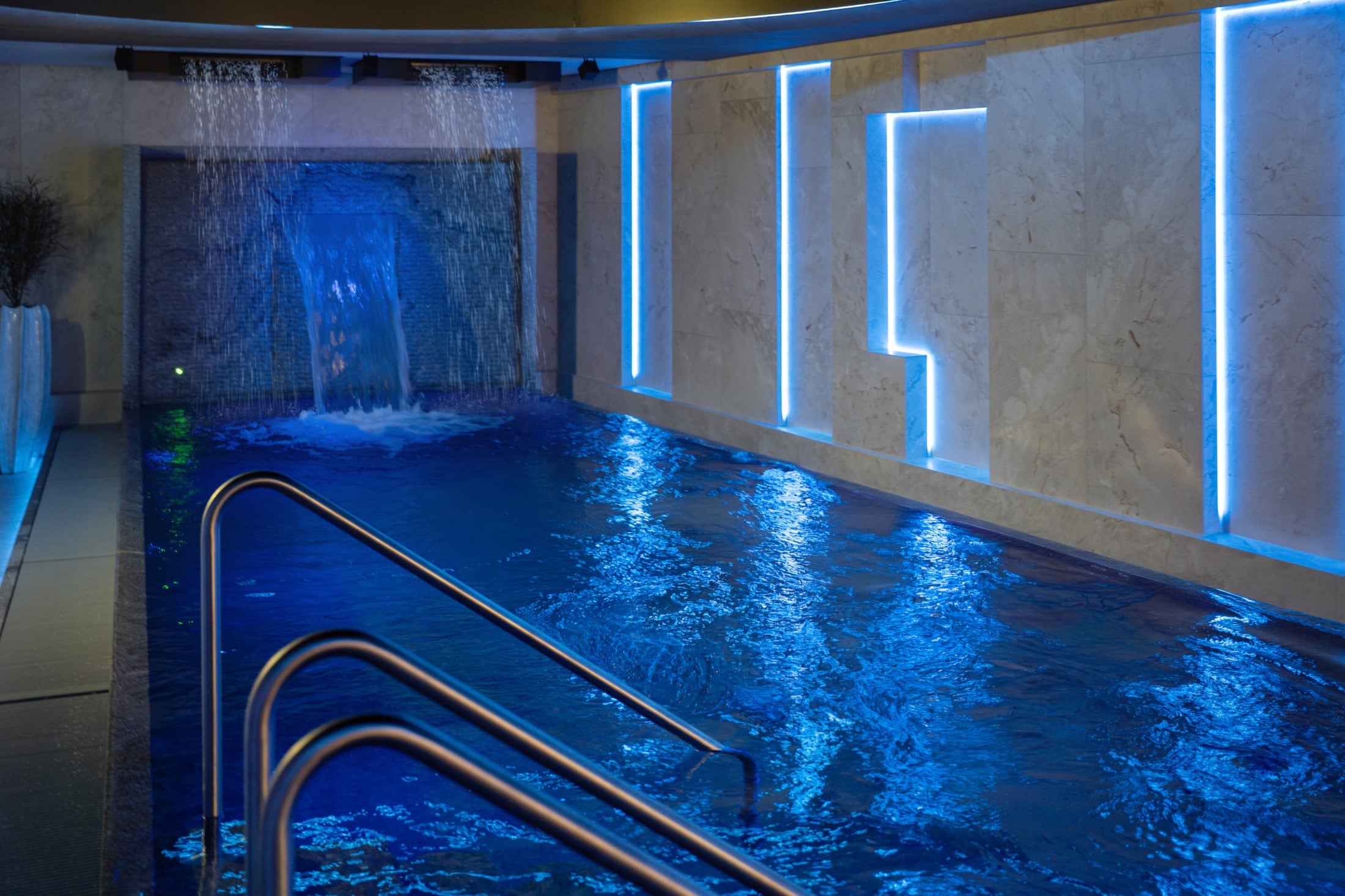 Das Kaltbecken: die perfekte Abkühlung nach der Sauna.