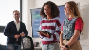 KI-Verbot in den Schulen ist auch keine Lösung – bei Hausübungen und Tests wird das Problem aber ...