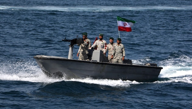 Iranische Soldaten in der Straße von Hormuz (Symbolbild)