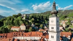 Die Stadtpfarrkirche wurde im 13. Jahrhundert errichtet. Neben Fresken und Gemälden beeindruckt ...