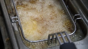 Das Öl aus der Fritteuse wird später zum wertvollen Rohstoff.