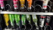 Trotz eindeutiger Rechtslage stehen in manchen Linzer Automatenshops weiterhin Bier, Wein und ...