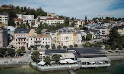 Das Café am Traunseeufer ist über die Grenzen der Stadt hinaus bekannt.