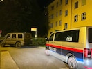 In diesem Wohnhaus konnte die Cobra den Beschuldigten nicht auffinden. Die Fahndung läuft. 
