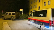 In diesem Wohnhaus konnte die Cobra den Beschuldigten nicht auffinden. Die Fahndung läuft. 