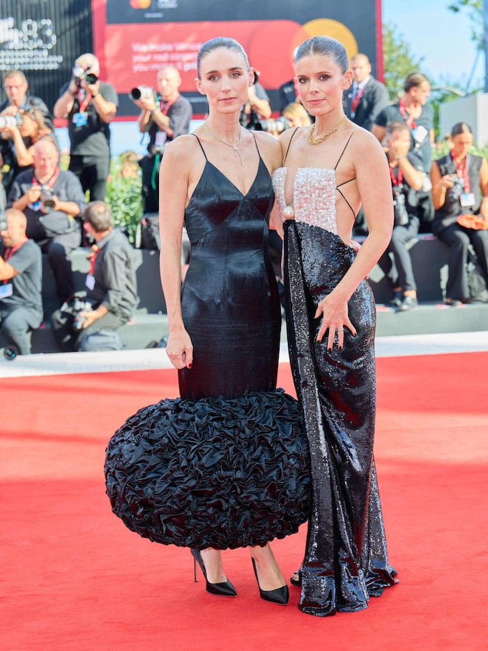 Rooney und Kate (re.) Mara.