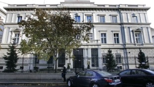 In der Gegend der russischen Botschaft in Wien sorgt ein surrendes Geräusch für Ärger.