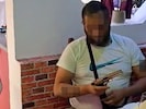 Berichte, dass Mirsad A. Menschen auch mit einer Pistole bedrohte, erhalten durch Beweismaterial ...