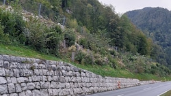 An der B178 zwischen Lofer und Unken wird der Schutz vor Steinschlägen erneuert.