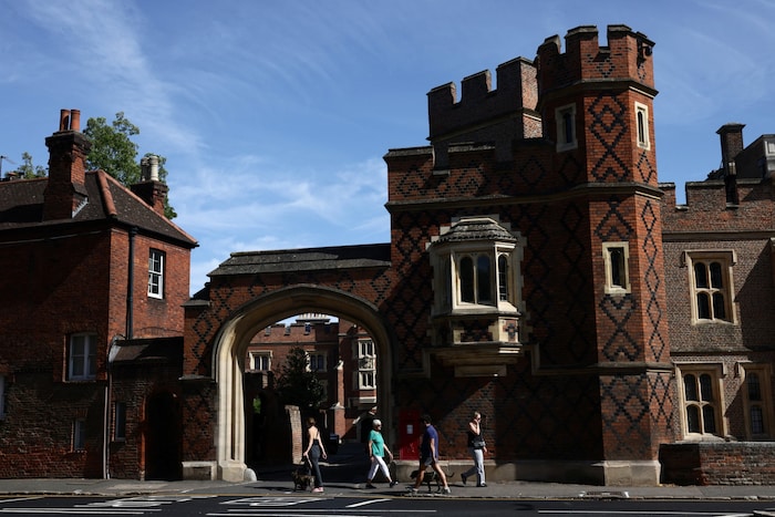 Das traditionsreiche Eton College bei Windsor: Hier beginnt Prinz George mit 13 Jahren seine ...