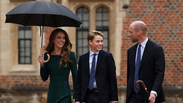 Prinz George (13) kommt gemeinsam mit seinen Eltern Prinz William und Prinzessin Kate zu seinem ...